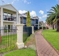 Port Adelaide Harbourside Home - Stayed