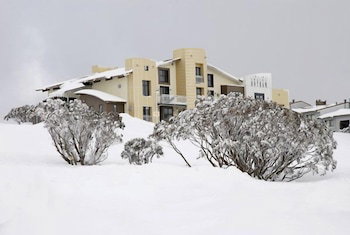 Chalet Hotham 5 - Stays Accommodation 0