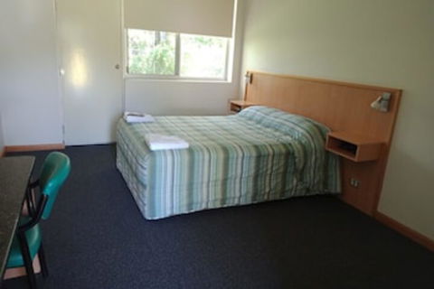 Bull 'n' Bush Hotel Motel - Stayed 0