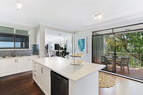 Waterfront At Sunset Boulevard Soldiers Point - Stays Accommodation 4