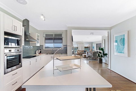 Waterfront At Sunset Boulevard Soldiers Point - Stays Accommodation 3