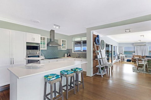 Waterfront At Sunset Boulevard Soldiers Point - Stays Accommodation 2