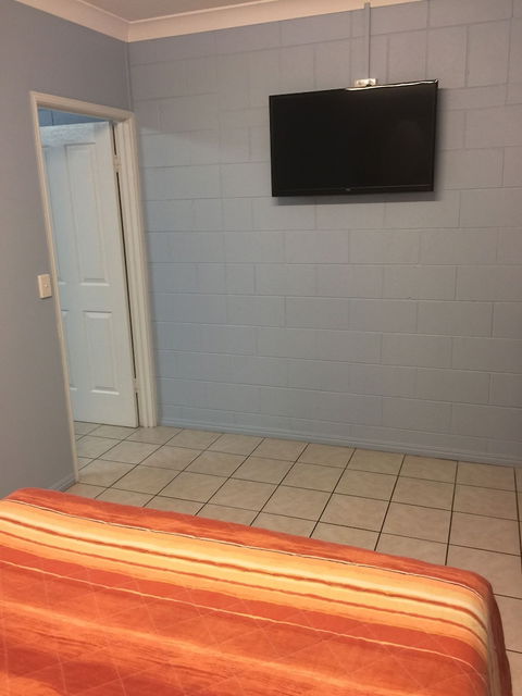 Westside Tavern And Motel - Stayed 1