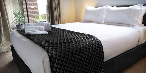 Lakeside Retreat & Business - Stayed 1