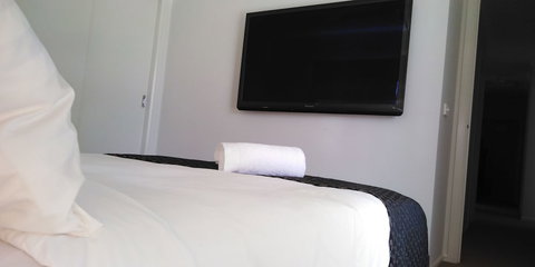 Lakeside Retreat & Business - Stayed 5