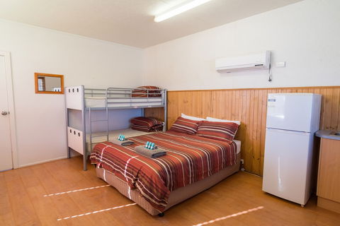Edithburgh Caravan Park - Stayed 4