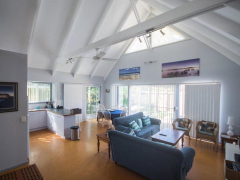 Affordable Twin Peaks 1 - Stays Accommodation 5