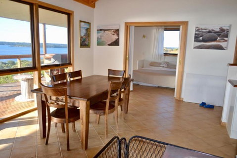 Pelican Lagoon Cabin - Stays Accommodation 1