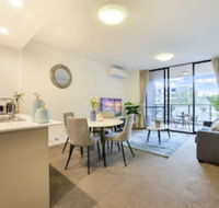 Charming  Spacious Living in a Serene Location - Stayed