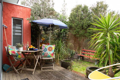 Smith Beach Getaways Beachwood Garden Studio - Stayed 4