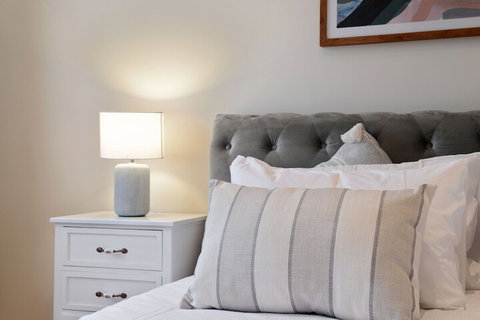 Tranquil & Spacious Home Near Shopping Mall - Stays Accommodation 7