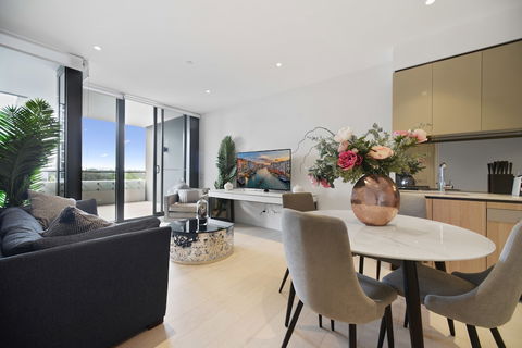 Brand New Fully Furnished Apartment Near Macquarie Centre - Stayed 1