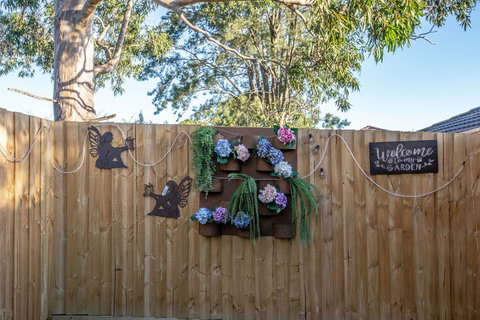 AUJOY 4 Bed Townhouse Burwood 2 - Stays Accommodation 1