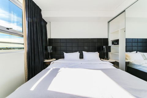 2 Bedroom Modern Apartment In Chatswood - Stayed 4