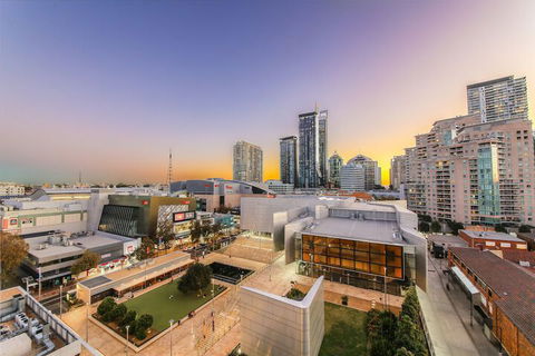 2 Bedroom Modern Apartment In Chatswood - Stayed 5
