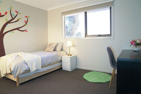 Cozy & Spacious House In Melbourne - Stayed 6