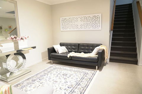 Cozy & Spacious House In Melbourne - Stayed 7