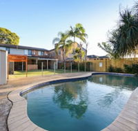 HomeHotel 4 Bedroom  Homeoffice with Nice Pool - Stayed