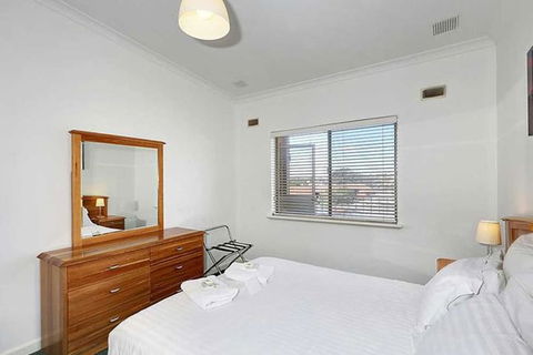 SUMMER BREEZE - Holiday And Business Accommodation - Stayed 6