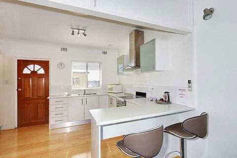 SUMMER BREEZE - Holiday And Business Accommodation - Stayed 5