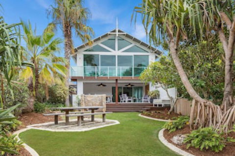 White Wash On She Oak - Stays Accommodation 0