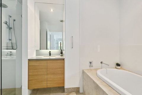 White Wash On She Oak - Stays Accommodation 6