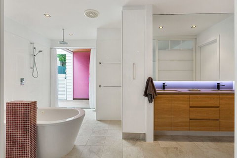 White Wash On She Oak - Stays Accommodation 7