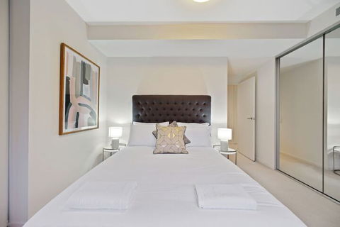 HomeHotel Spacious Luxury Apt Next To Shopping - Stayed 6
