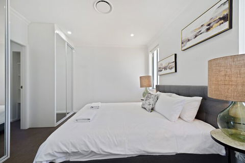 HomeHotel Luxurious 3 Bedrooms - Stayed 6