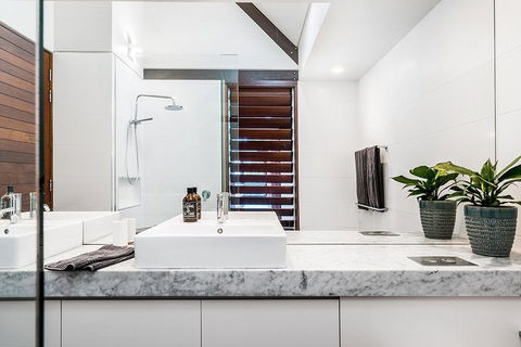 Your Luxury Escape - On The Bay 2 - Stayed 5