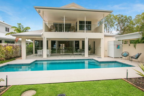 Luxury Living On The Beachfront - Stayed 2