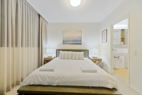 HomeHotel Luxurious Next To Shopping - Stayed 3
