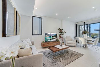 HomeHotel Boutique & Luxurious Apartment Super Clean - Stayed 6