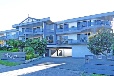 QUAYS 6 - Stayed 5