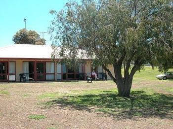 Portarlington Holiday Units & Pool - Stayed 4