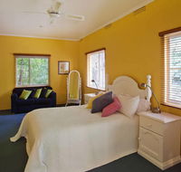 Corktree Cottage - Stayed