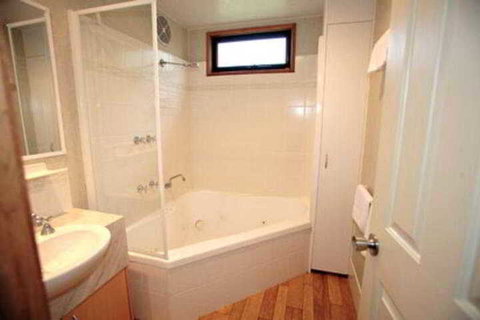 A Shady River Holiday Park - Stayed 5