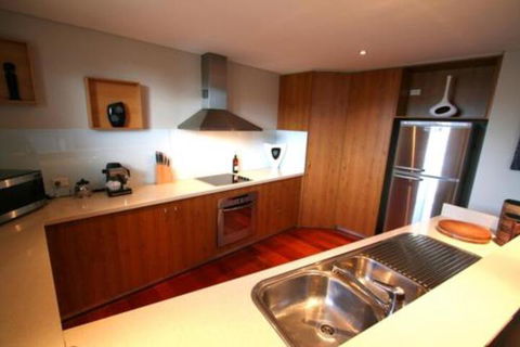 2 / 21 25 Fletcher Street Casablanca At Bogarts - Stayed 7