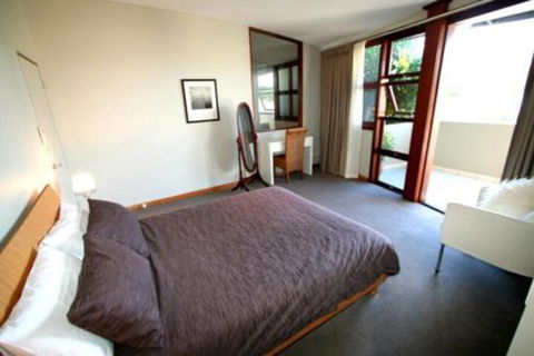 2 / 21 25 Fletcher Street Casablanca At Bogarts - Stayed 5