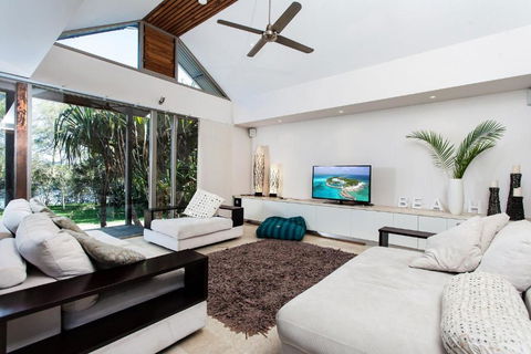 18A Childe Street Belongil Beach Belongil Beach Pavilion House - Stayed 4