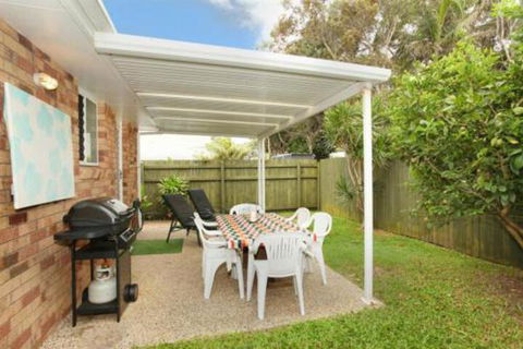 Unit 1 / 14 Tamarindus Street Marcoola Beach Pet Friendly 300 BOND Linen Supplied - Stayed 5