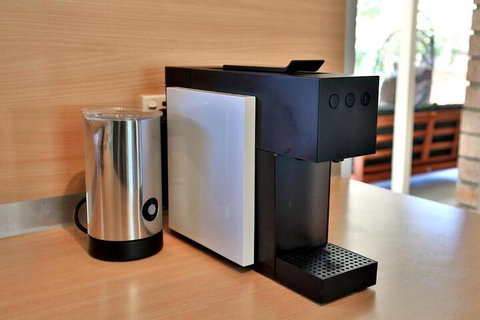 Marias Beach House Pet Friendly - Stays Accommodation 2