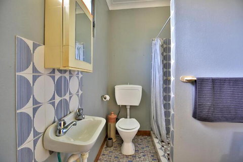 Marias Beach House Pet Friendly - Stays Accommodation 3