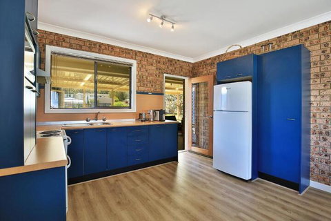 Marias Beach House Pet Friendly - Stays Accommodation 5