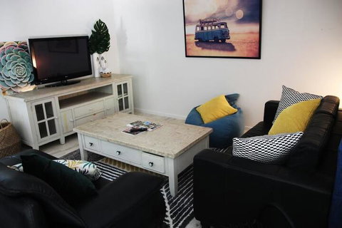 Yeppoon Beachhouse - Hostel - Stays Accommodation 4