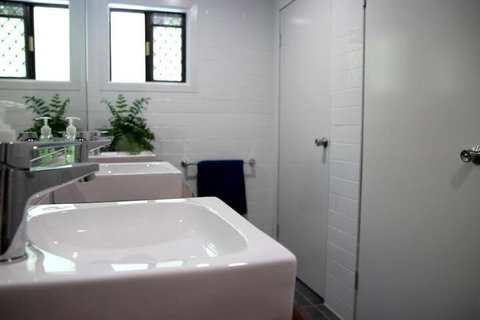 Yeppoon Beachhouse - Hostel - Stays Accommodation 5