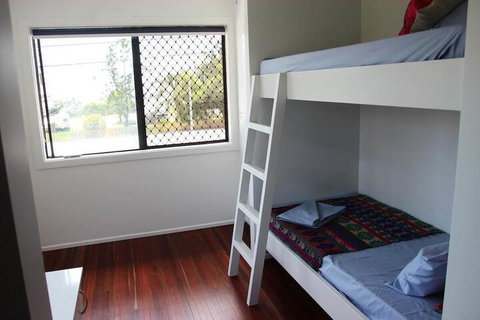 Yeppoon Beachhouse - Hostel - Stays Accommodation 6