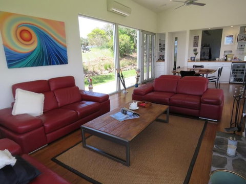 Lush Pastures - Stayed 3