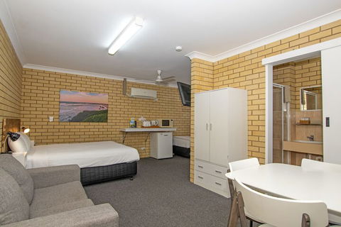 Coast Inn Motel - Stayed 7