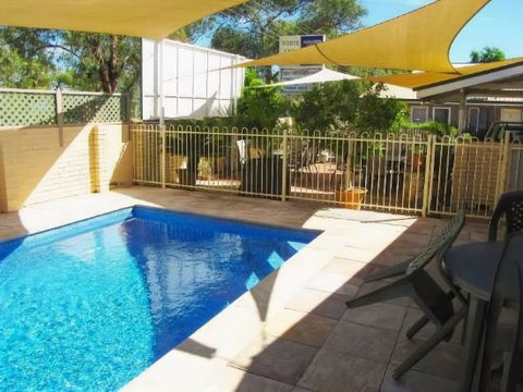 White Gum Motel - Stays Accommodation 0